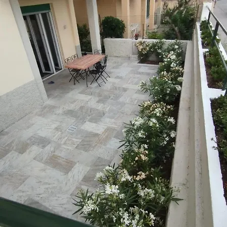 Brezza Di Mare Apartment Lavagna Exterior photo